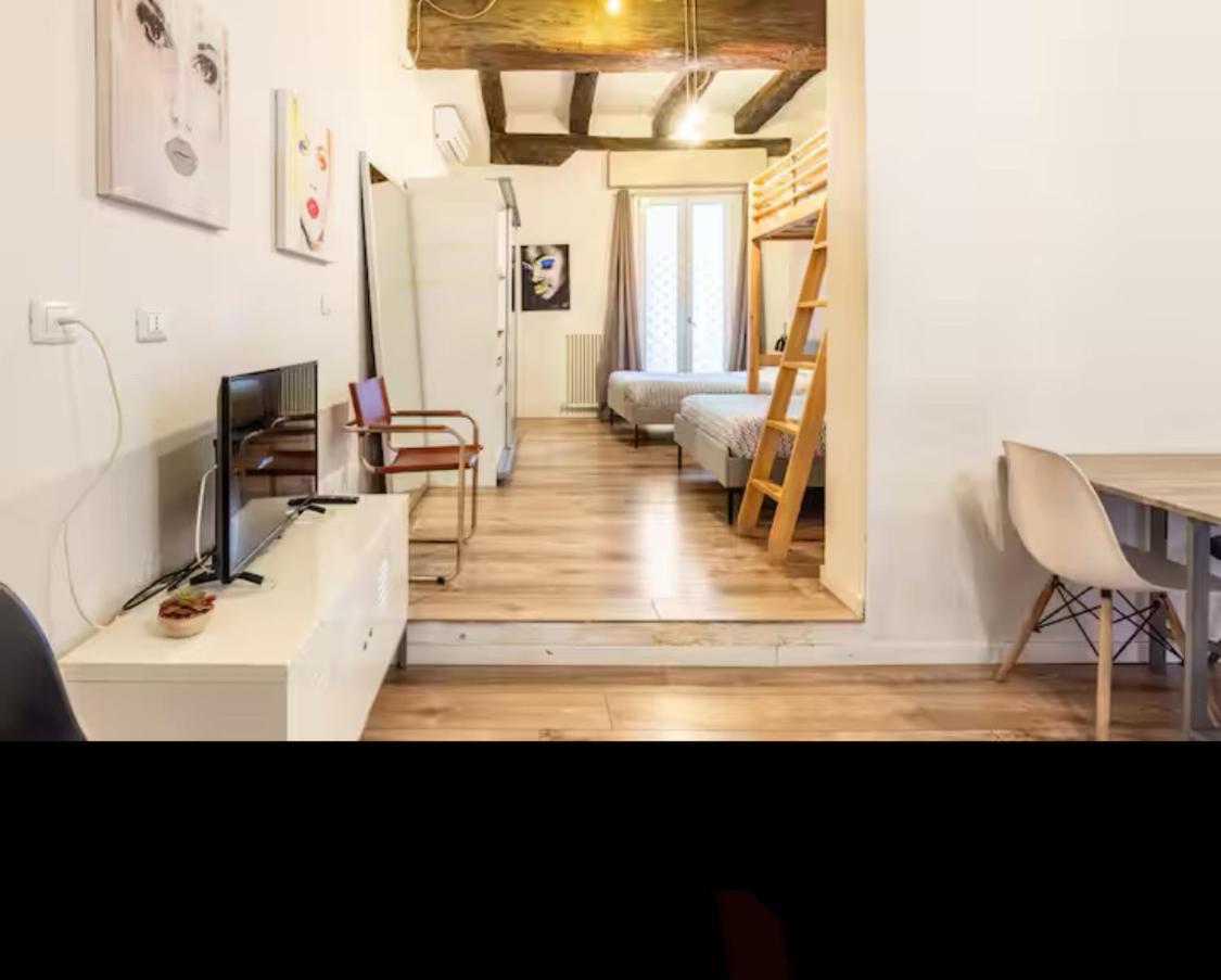 Downtown Loft Apartment Bologna Bagian luar foto